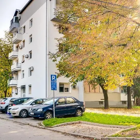 Yin - Hot Tub, Sauna, * נובי סאד