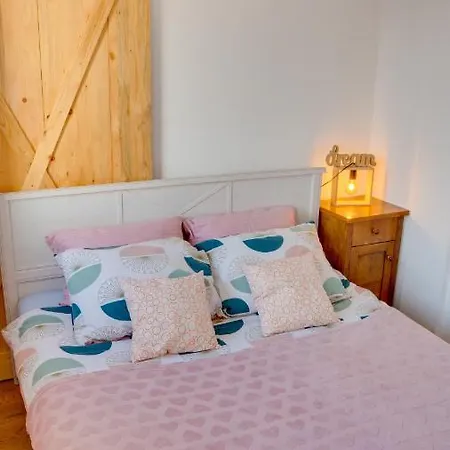 Yin - Hot Tub, Sauna, * נובי סאד