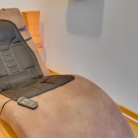 Yin - Hot Tub, Sauna, *