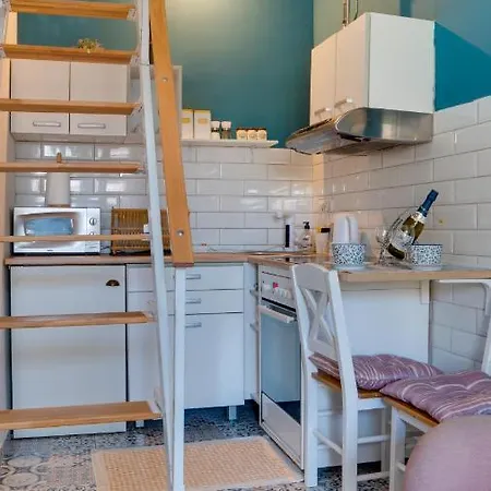 Yin - Hot Tub, Sauna,