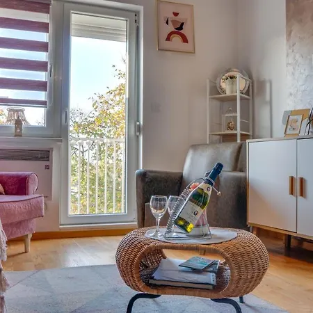 Yin - Hot Tub, Sauna, * נובי סאד