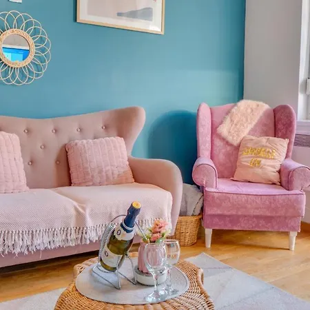 Yin - Hot Tub, Sauna, נובי סאד