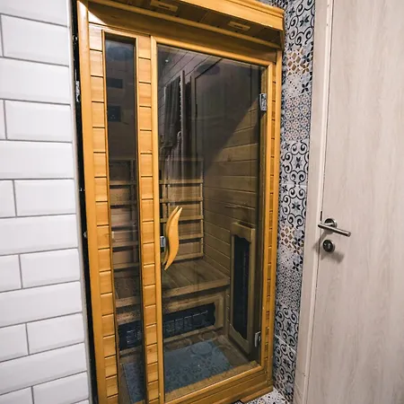 Yin - Hot Tub, Sauna, * Novi Sad