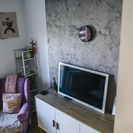 Yin - Hot Tub, Sauna, * נובי סאד