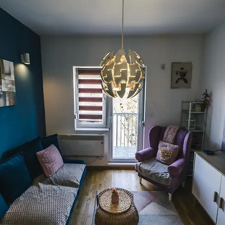 Yin - Hot Tub, Sauna,