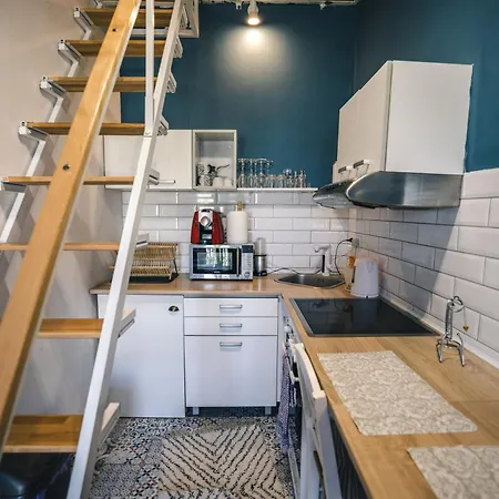 Yin - Hot Tub, Sauna, נובי סאד